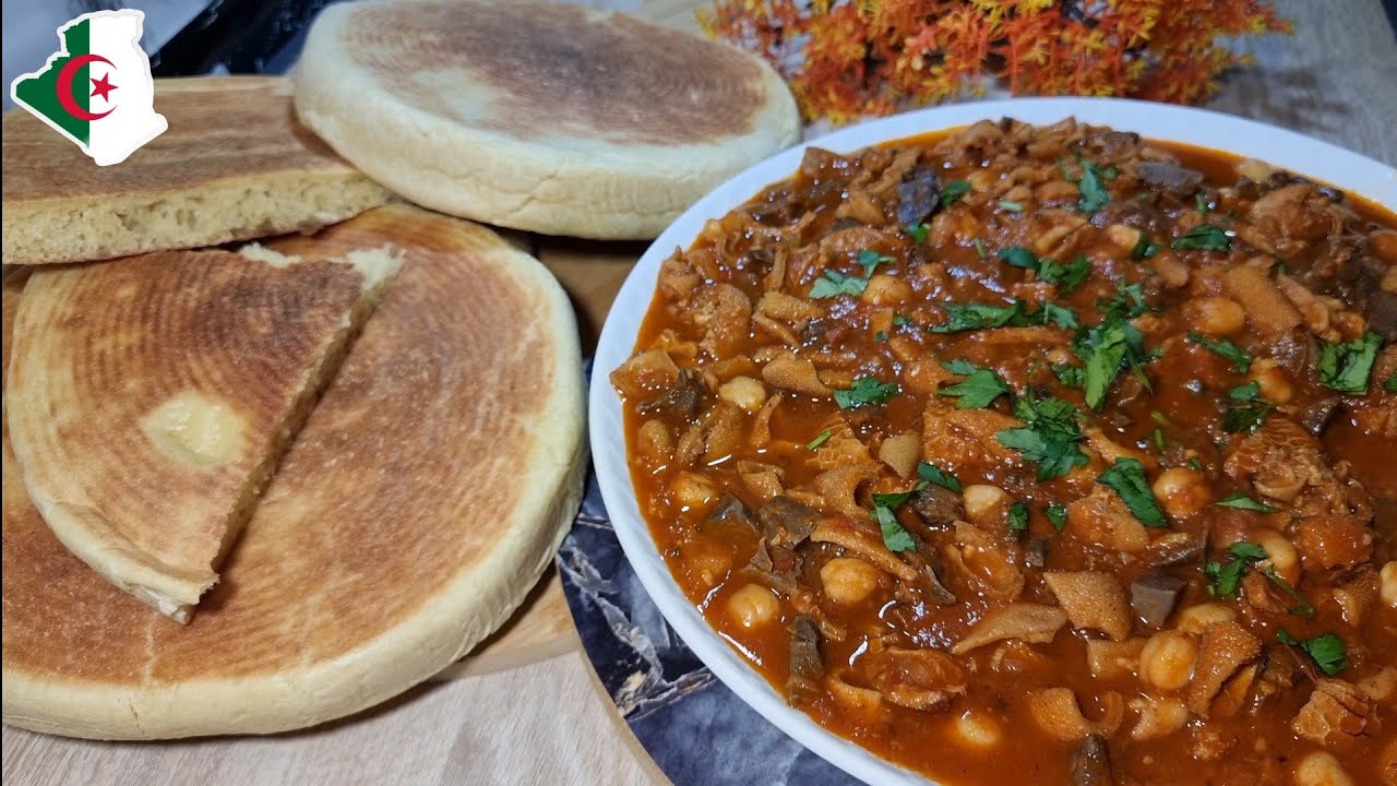 الدوارة أو البكبوكة محمرة ومجمرة كيما يبغيها الخاطر 😋مع خبز المطلوع بالسميد ياخويا على البنة👌
