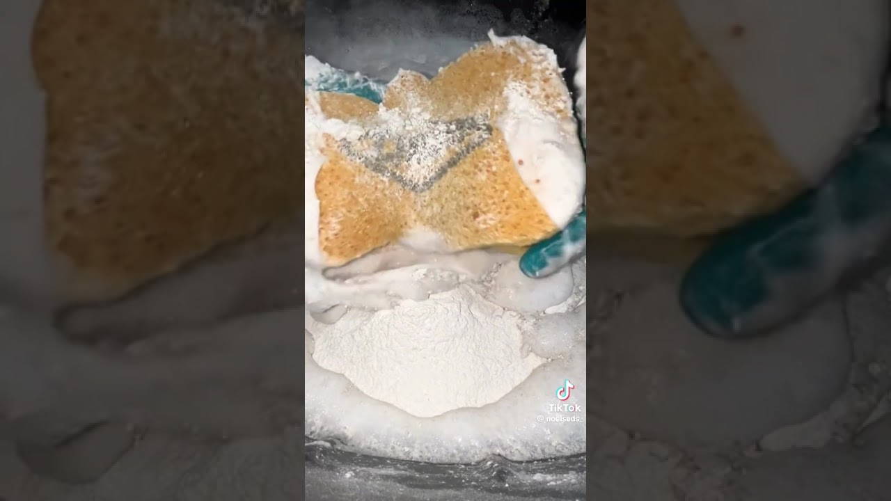 Cloralen bleach, ds and comet powder #oddlysatisfying 