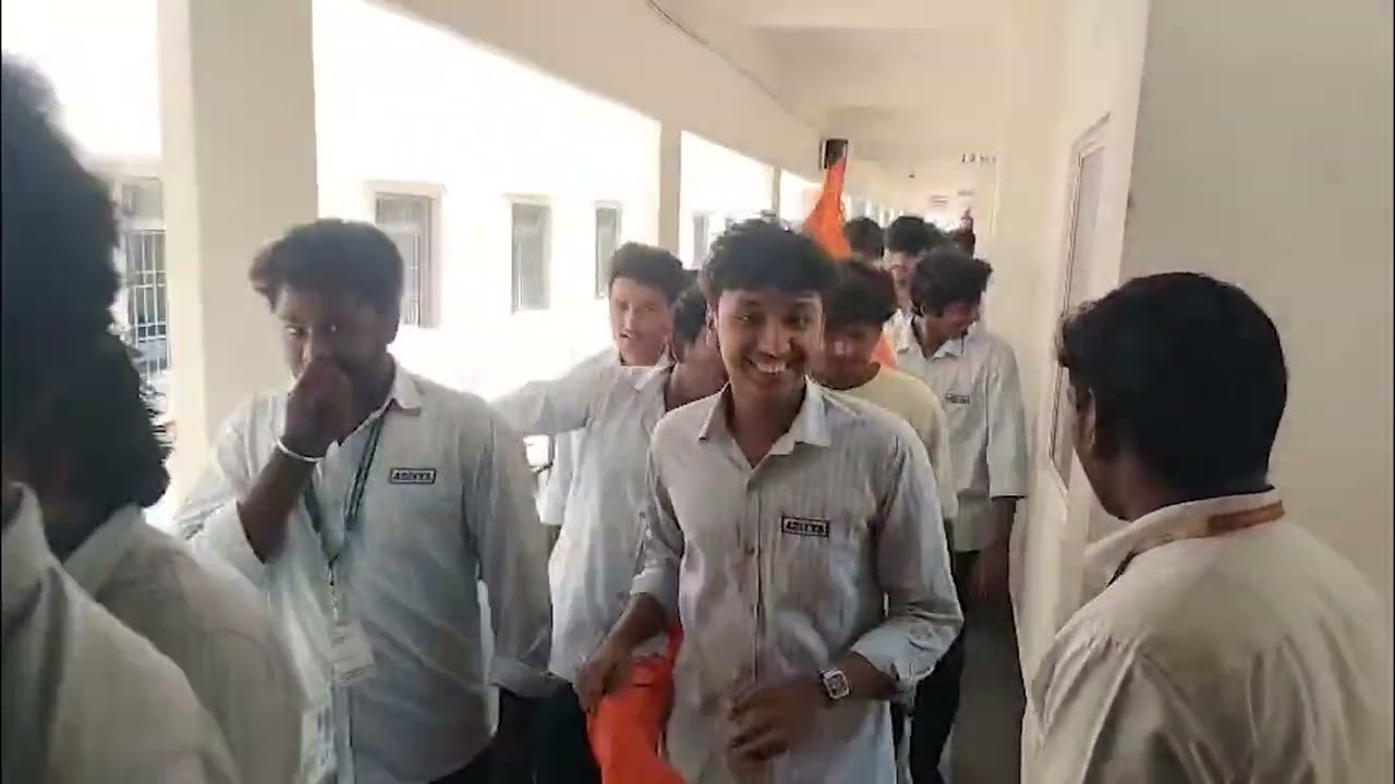 విద్యార్థులు vs యాజమాన్యం..భీమవరం శ్రీ ఆదిత్యలో ఉద్రిక్తత | Prime9 West Godavari