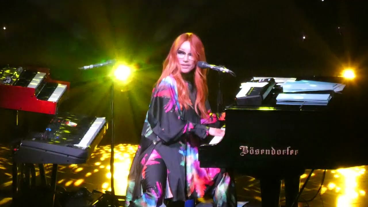 Tori Amos - Here In My Head @ Kings Theater, Brooklyn2, NYC 2022