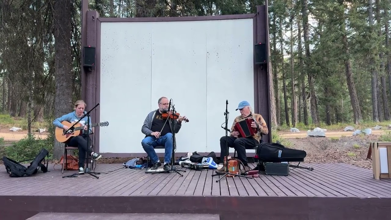 Two Beautiful French Tunes from Poitou for Devon's Tune of the Week 55 with La Famille Léger
