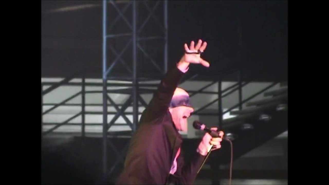 R.E.M. 2005-01-21 - Arena, Hala 1, Beogradski Sajam, Belgrade, Serbia [Departure live]