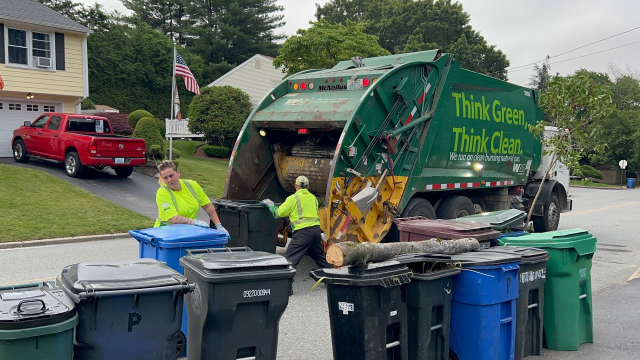 WM Garbage Truck VS Yard Waste Cart Line