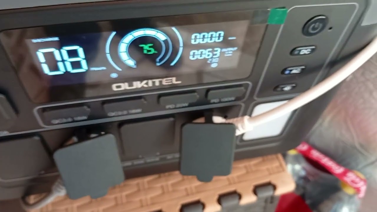 Consum combină frigorifică de 268 L și congelator de 90 L