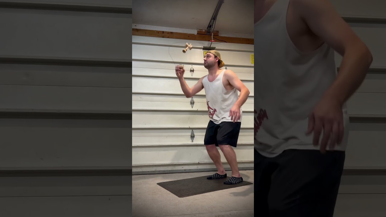 Stilt flip in #kendama (@Mathews_220 )
