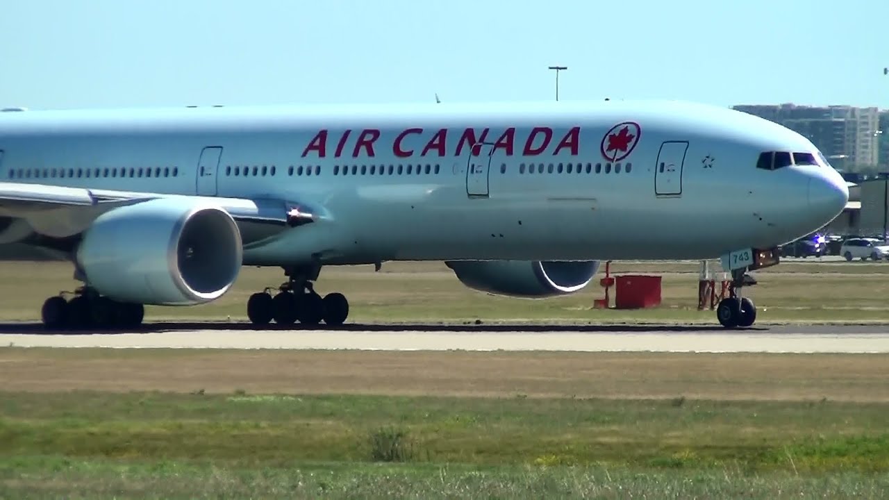 Air Canada 777-300ER [C-FIVW] Takeoff Vancouver Airport (YVR)