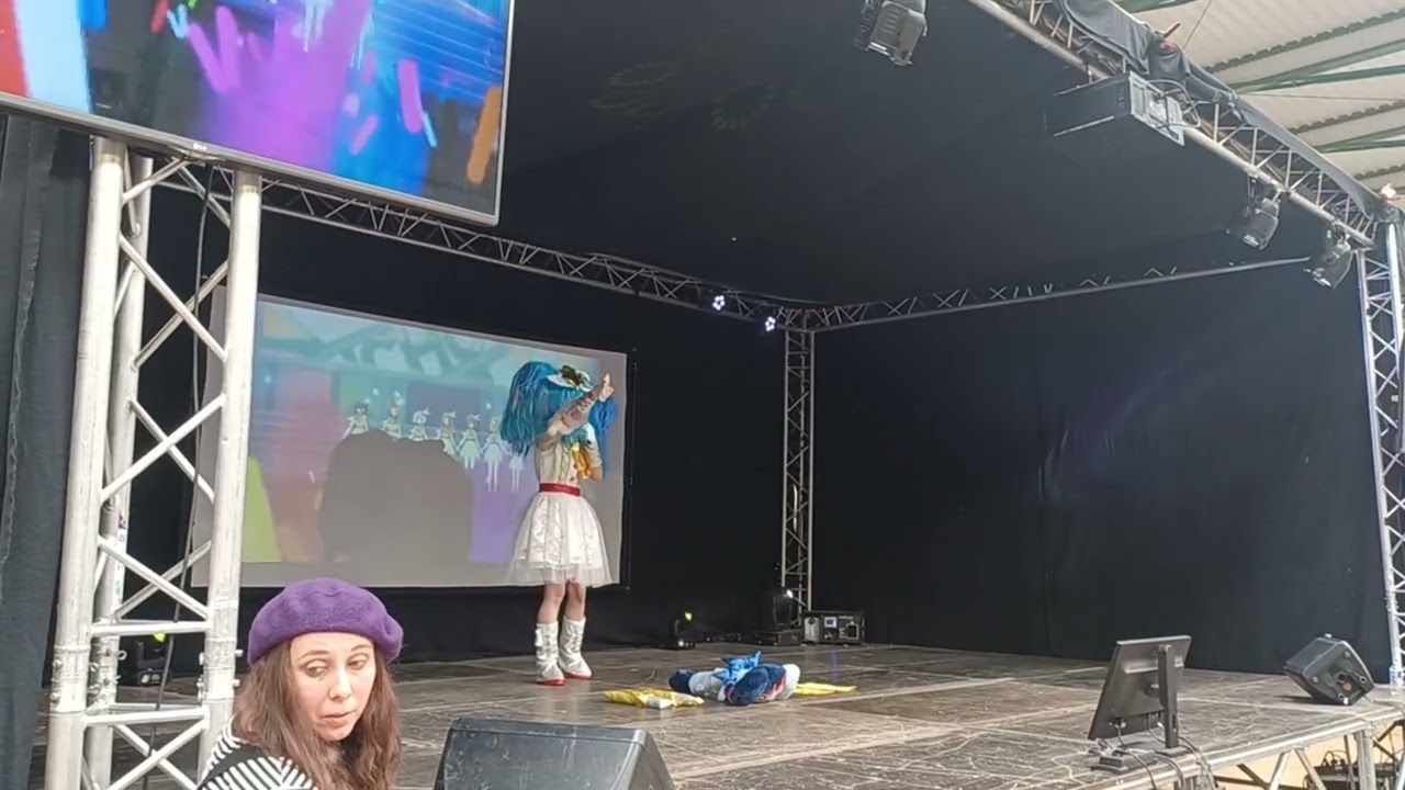 Concours général cosplay Lily Hoshikawa numéro 6 zombie land saga convention Ponto Geek Poulpie sama