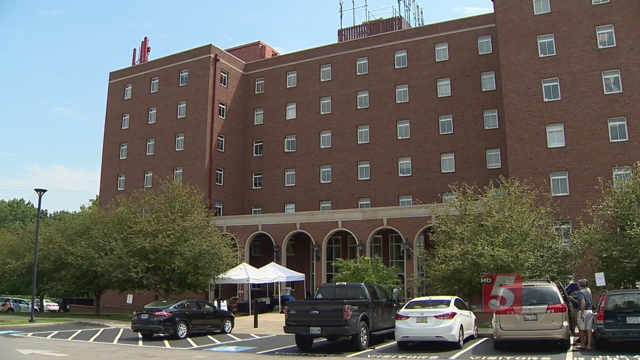 Hundreds Of Freshmen Move Into Lipscomb University