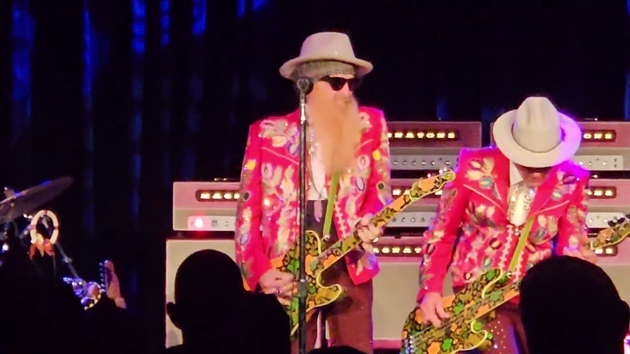 Billy F Gibbons performs 'Cheap Sunglasses' at the Tupelo Music Hall in Derry, NH - 2026-02-10