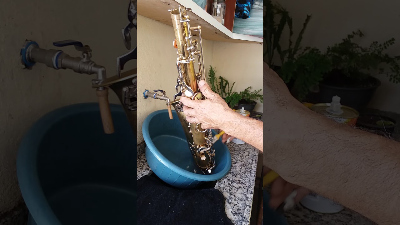 Como lavar saxofone