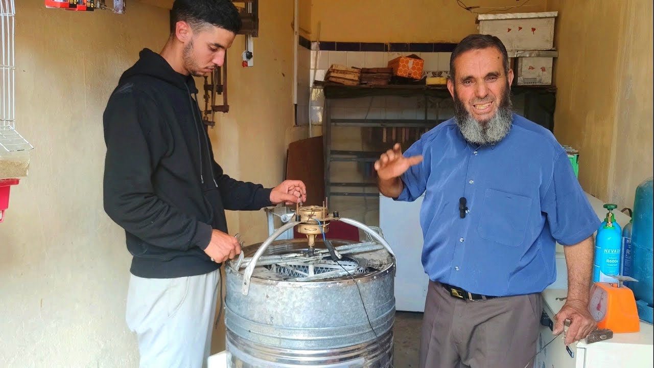 صناعة آلة كهربائية لفرز العسل