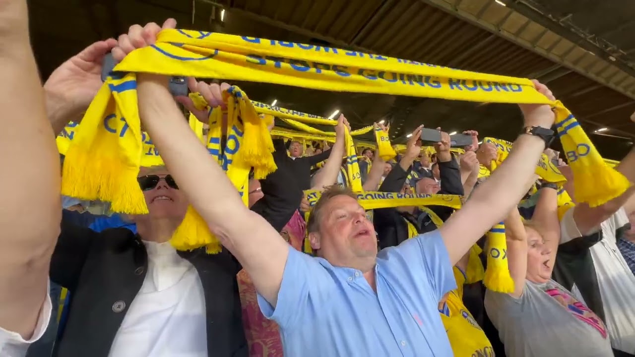 LEEDS UNITED - This is the BEST Football anthem in the WORLD. What a CLUB - Outstanding ATMOSPHERE!