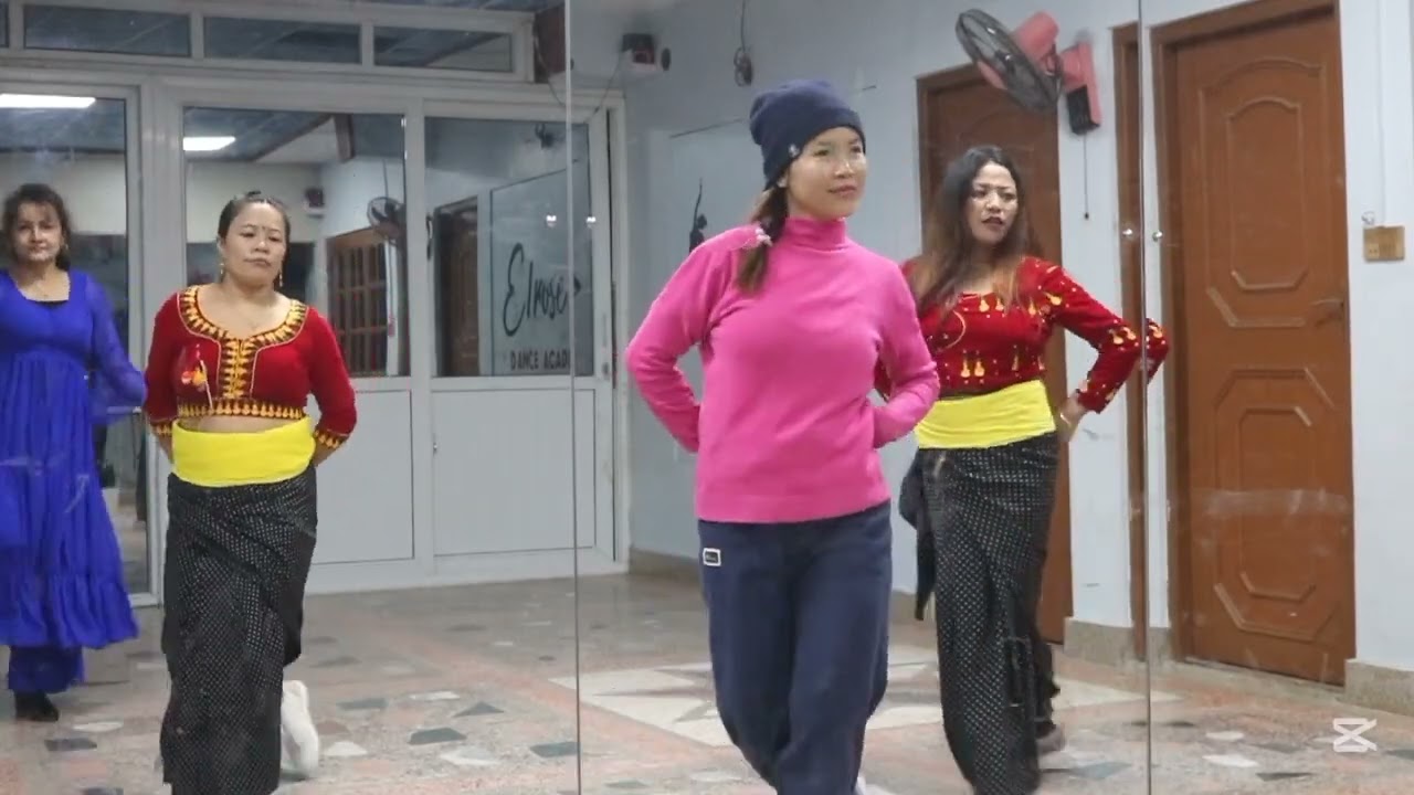 Aaja Bara Hate Patuki ko Kura gara mayalu💃💃