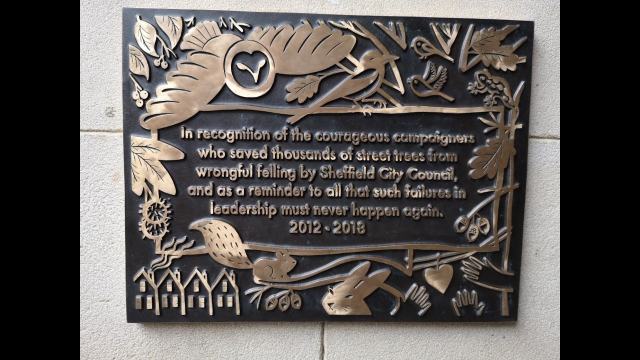 Роб Макбрайд (Tree Hunter) открывает мемориальную доску в честь активистов движения за сохранение...