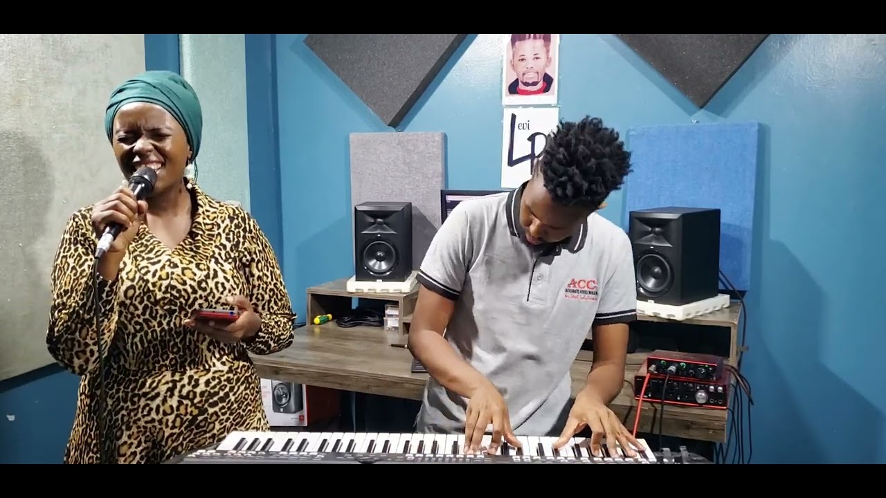 Rûí Rwa Thakame/Hakuhi nawe Ngai Hymns LiveNyambura Vg Ft Levi Pro