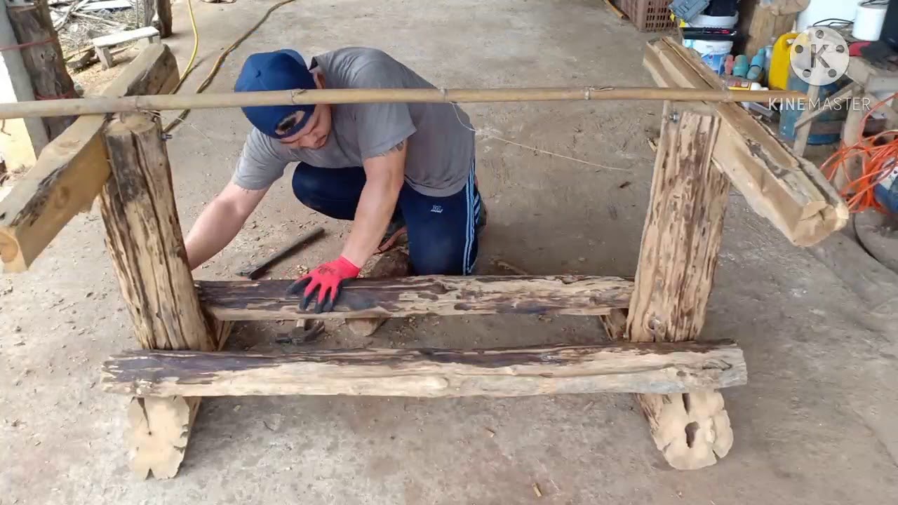 Old wooded table with Raisin