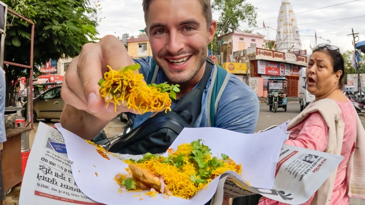 INSANE Indian Street Food! 🇮🇳 ($0.35 Sev puri, Aloo tikki, Dosa)