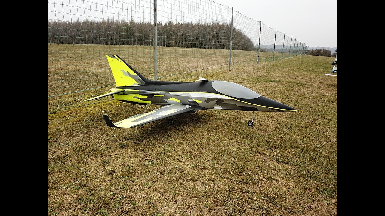 Markus Rummer fliegt Carf Models "Mephisto"