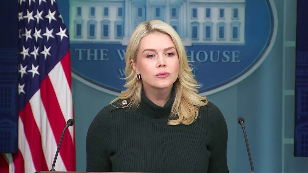 White House Press Briefing: Deadly Minneapolis shooting, ICE operations [FULL]