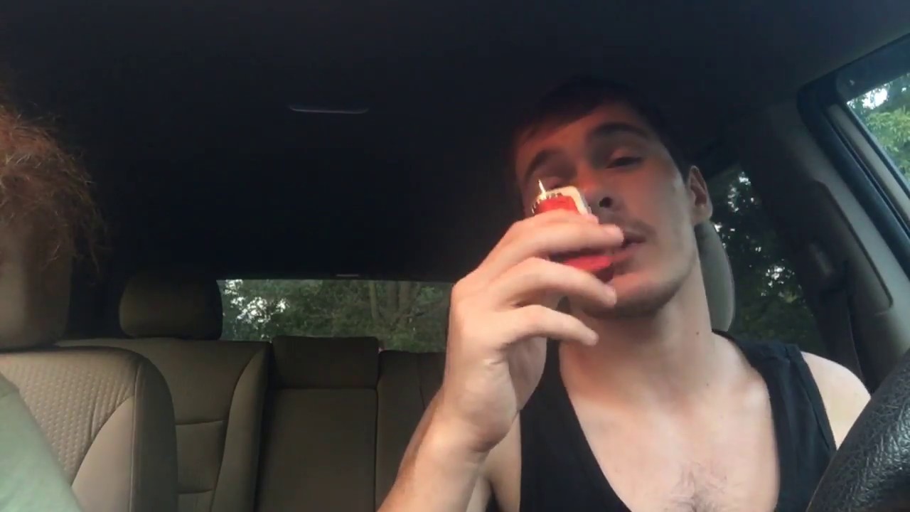 IN THE CAR HOTBOX!! SMOKING DAB CARTS!!