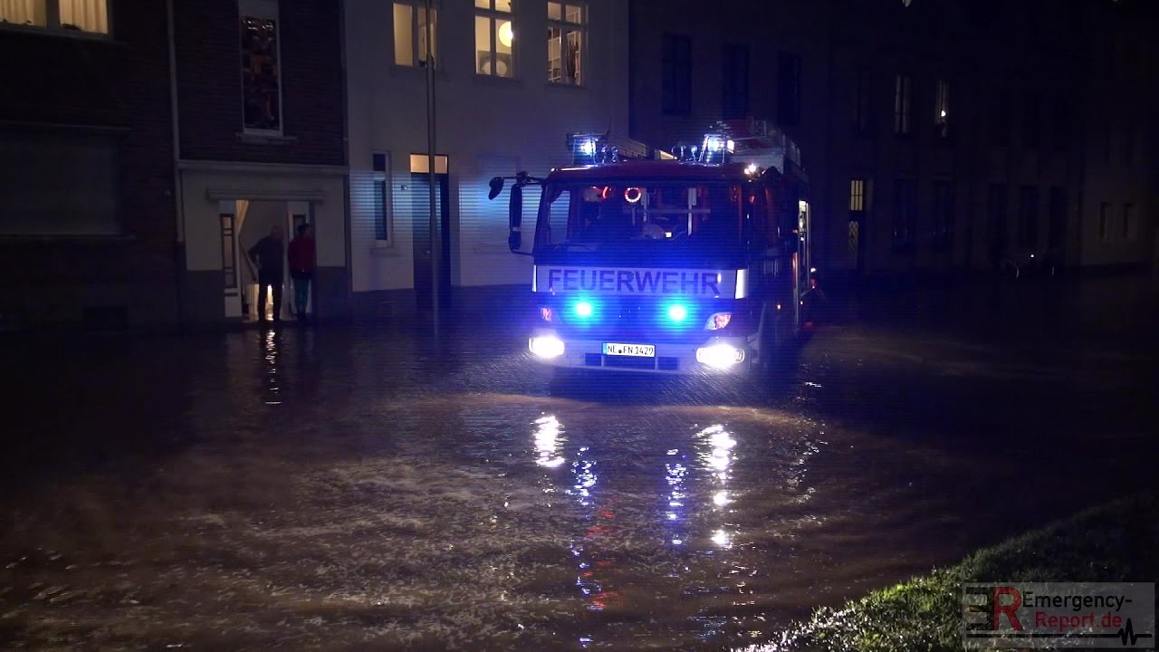 [LAND UNTER IN NEUSS] - Mehrere Wasserrohrbrüche | Straßen überflutet | 100 Einsatzkräfte -