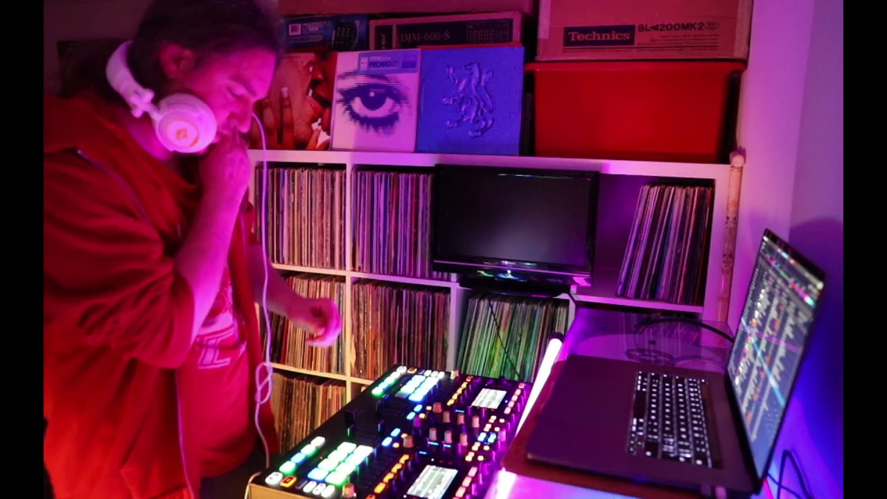 VISION-Feelin' You vs STEPHEN KIRKWOOD-All About You vs APOLLO-Jump (Live Mash Up Using Traktor S8)