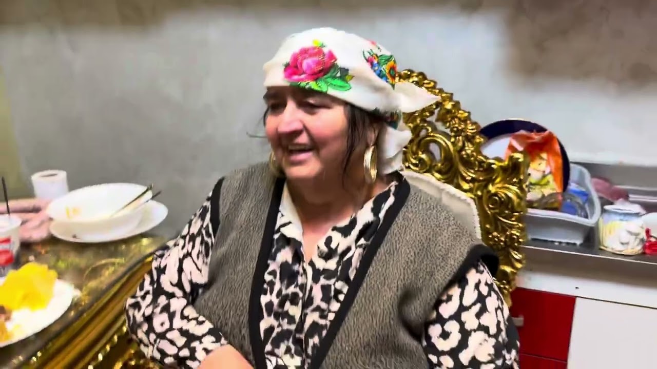 Patroana împarte pomană la Strehaia ! 