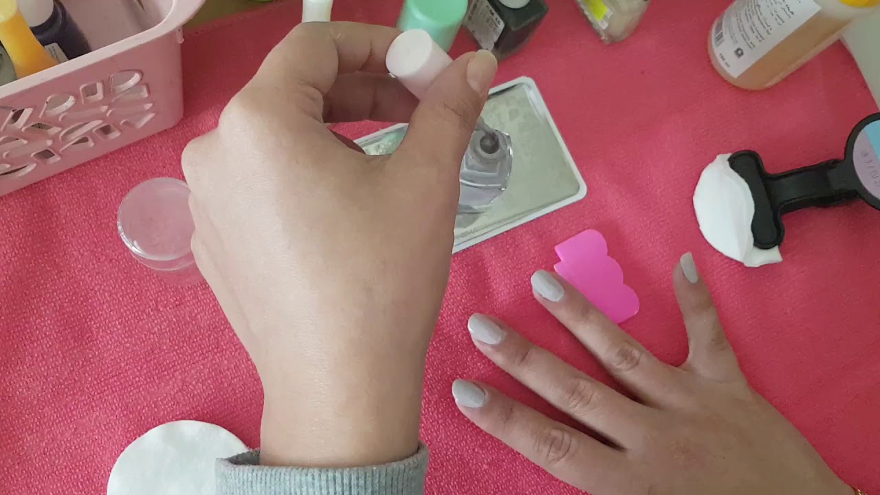 Nail stamping ASMR arabic طباعه على الاظافر soft whispers همسات و دردشه