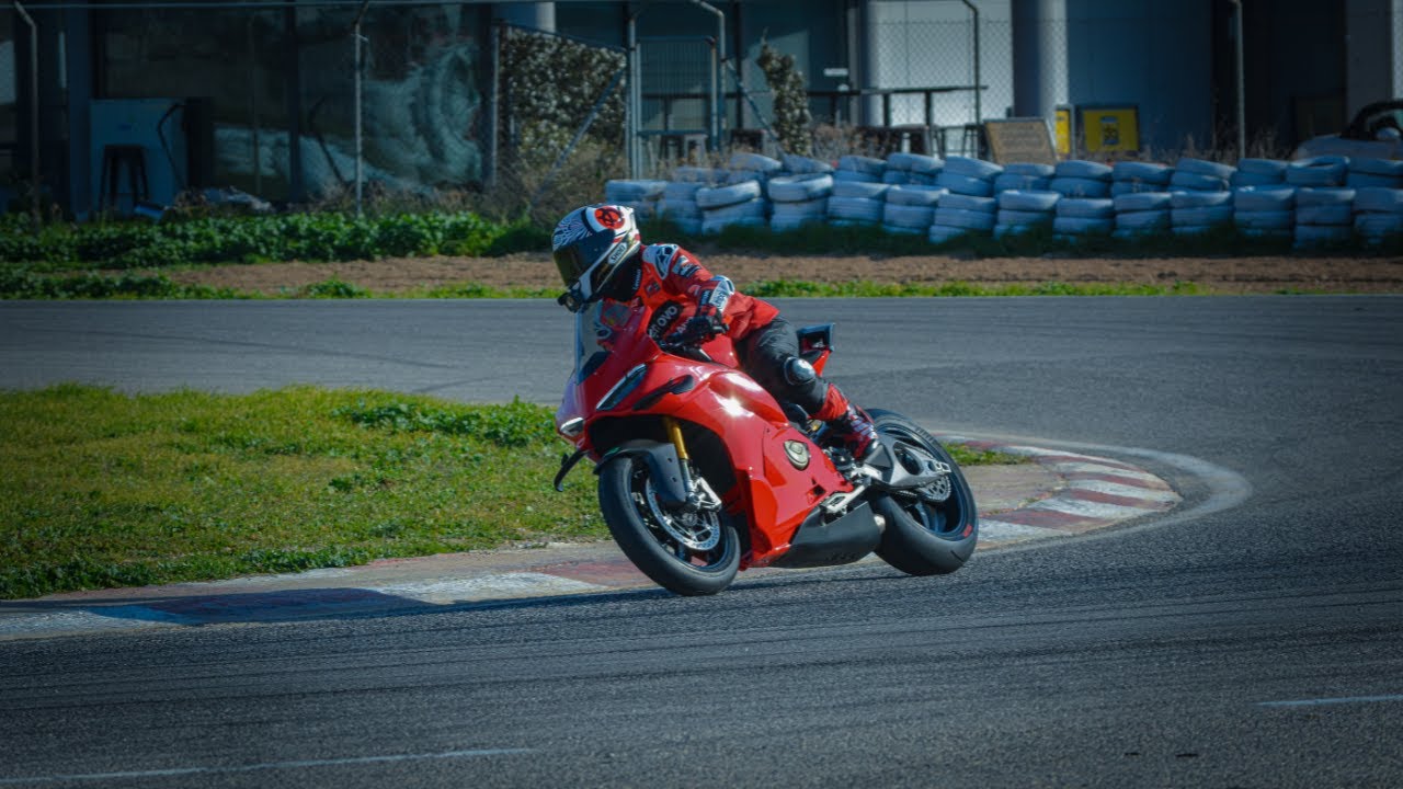 Στην πίστα των Μεγάρων με το Panigale V4 S - (Raw Audio) - Megara Track Day