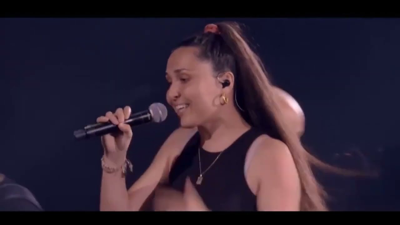 Camille Esteban   - Tryo à l'Accor Arena