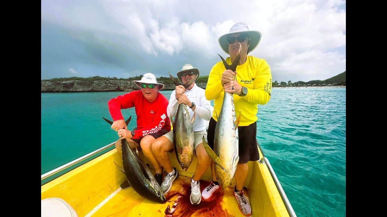 🎣 One for All, and All had... ONE YELLOWFIN! 🐟 Best Cura&ccedil;ao Deepsea Fishing Charter with Deckie Dirk