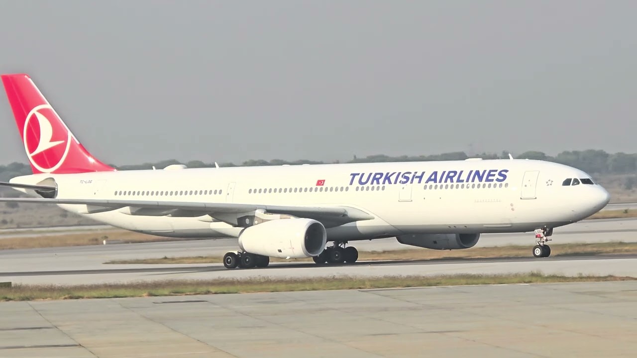 Turkish Airlines TK750 Taxi and Parking at Islamabad  Airport | Beautiful Arrival from Istanbul 🇹🇷✈️