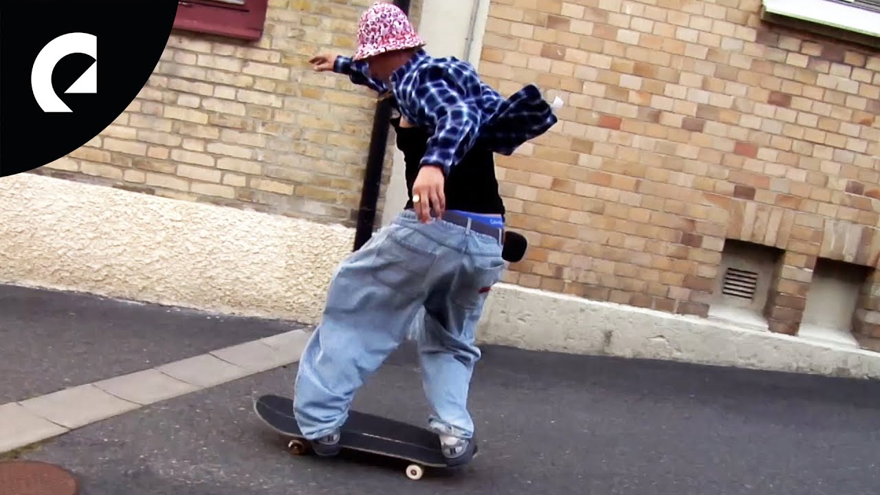 Dusty Decks - Strummer Boy (Official Mood Video)