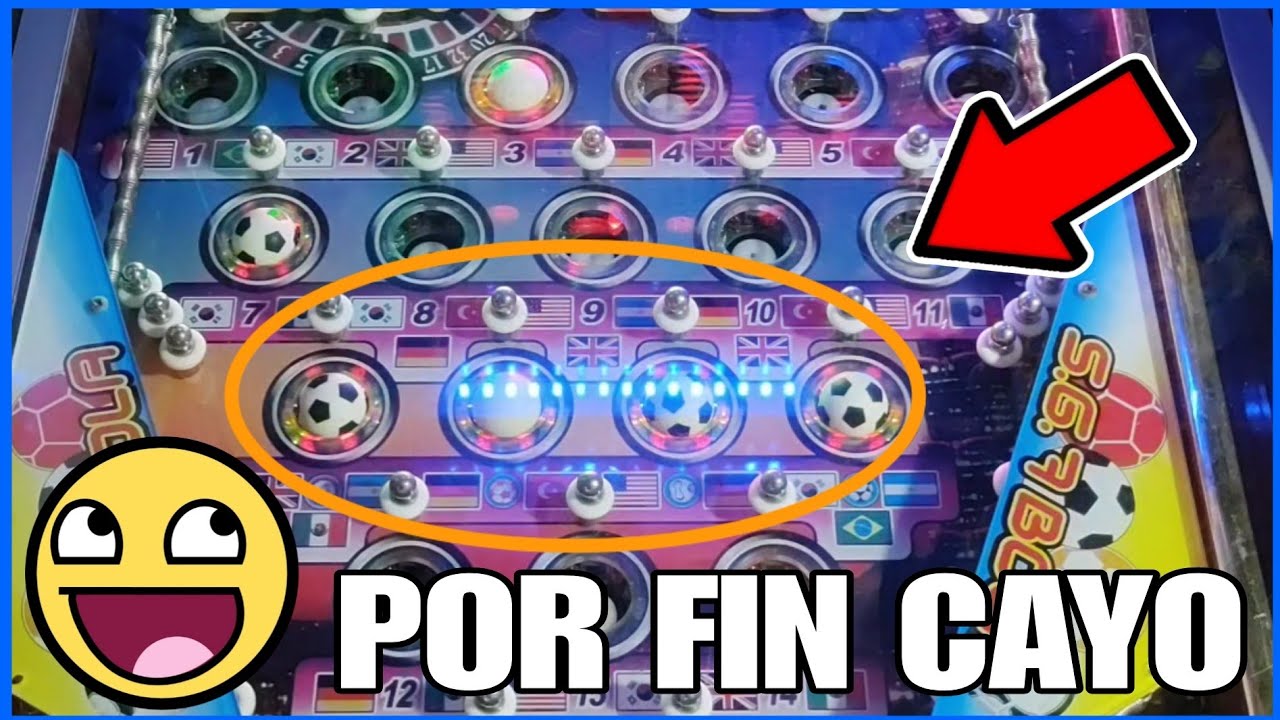 Jugando solo $200 pesos y terminamos GANANDO los BALONES ⚽⚽ en la pinbal