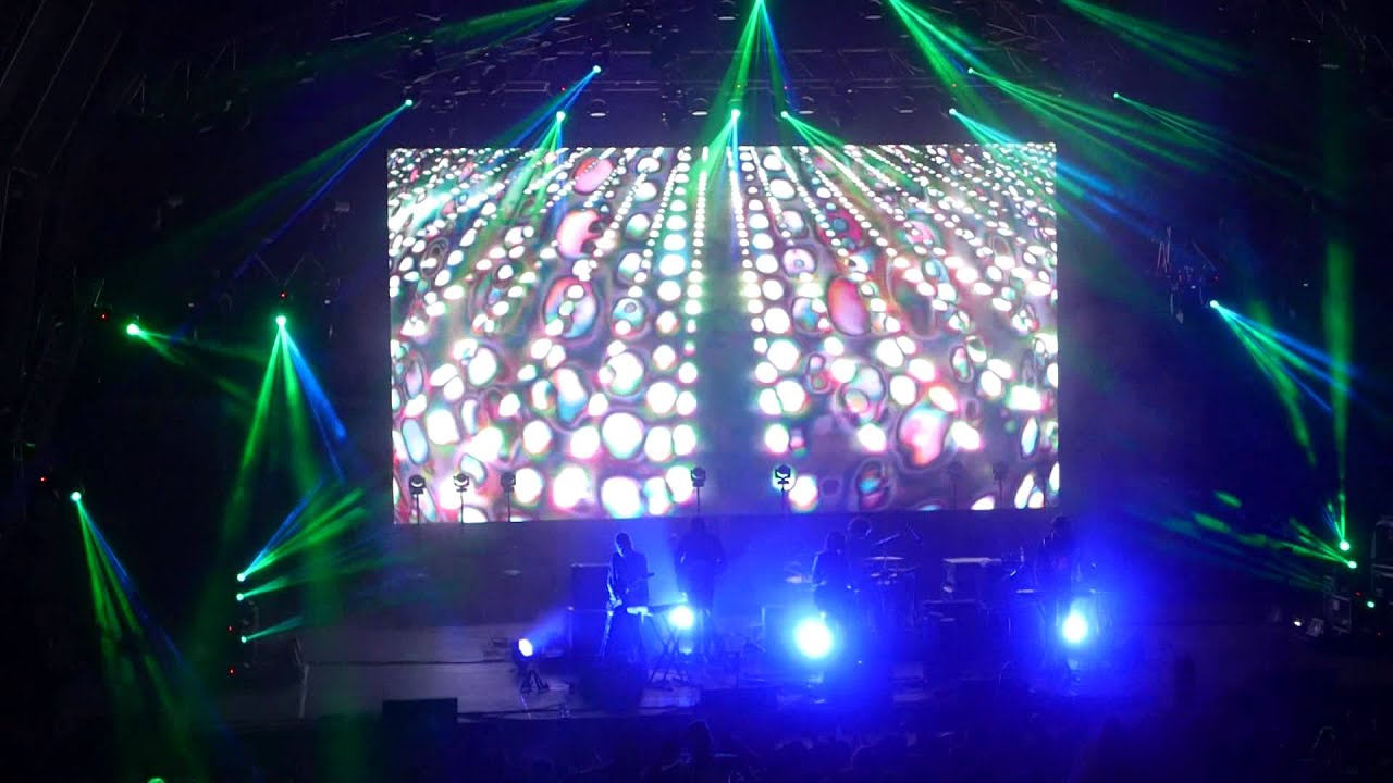 Tame Impala - The Less I Know The Better (live at Paredes de Coura 2015)