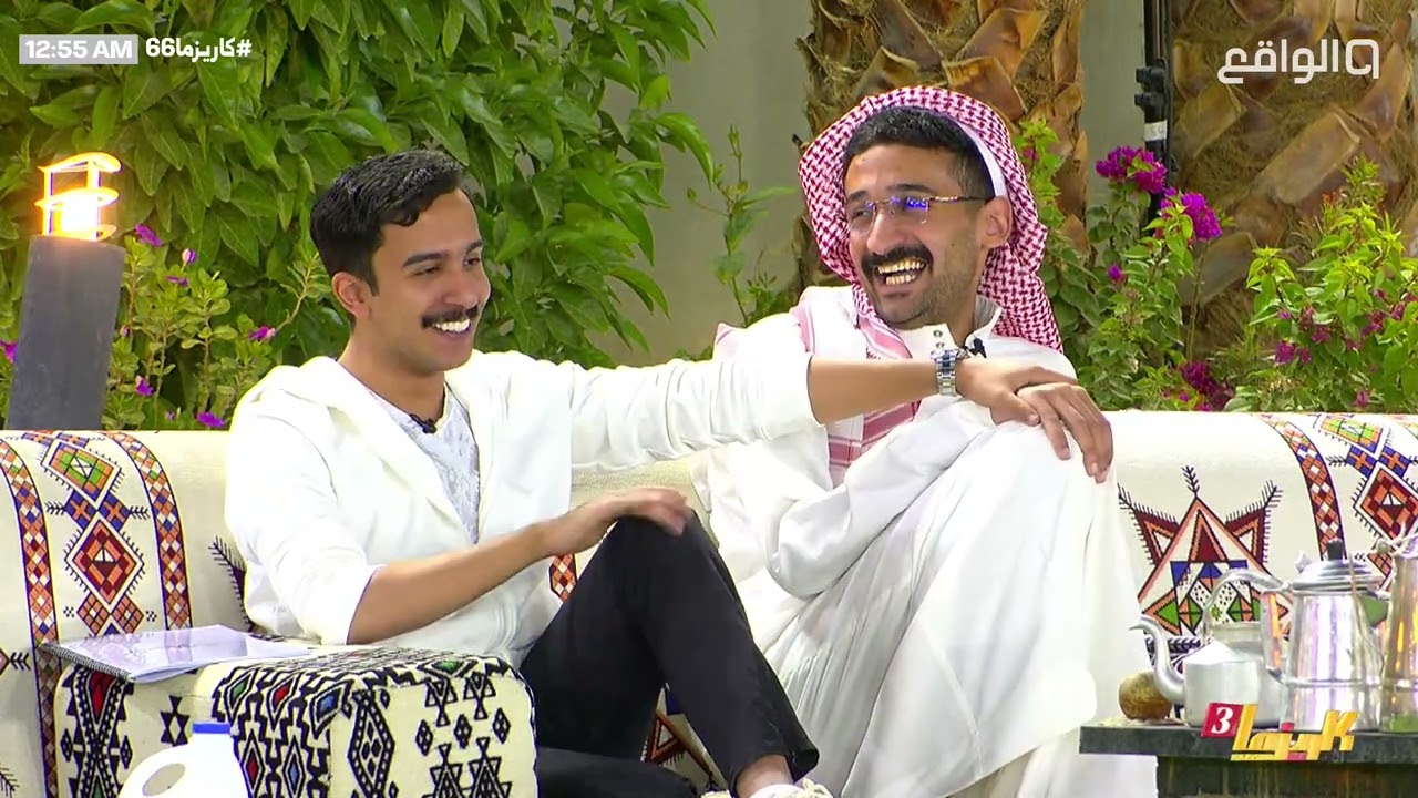 جلسة شعرية هادئة بين سلطان العليان وعلي الحارثي - دخيل الله الحارثي | #كاريزما66