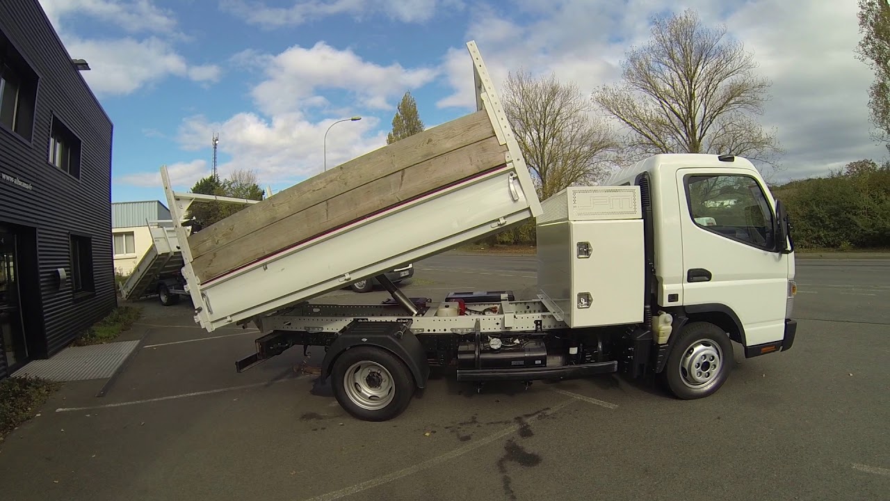 Vidéo Mitsubishi fuso canter 130 cv benne et coffre