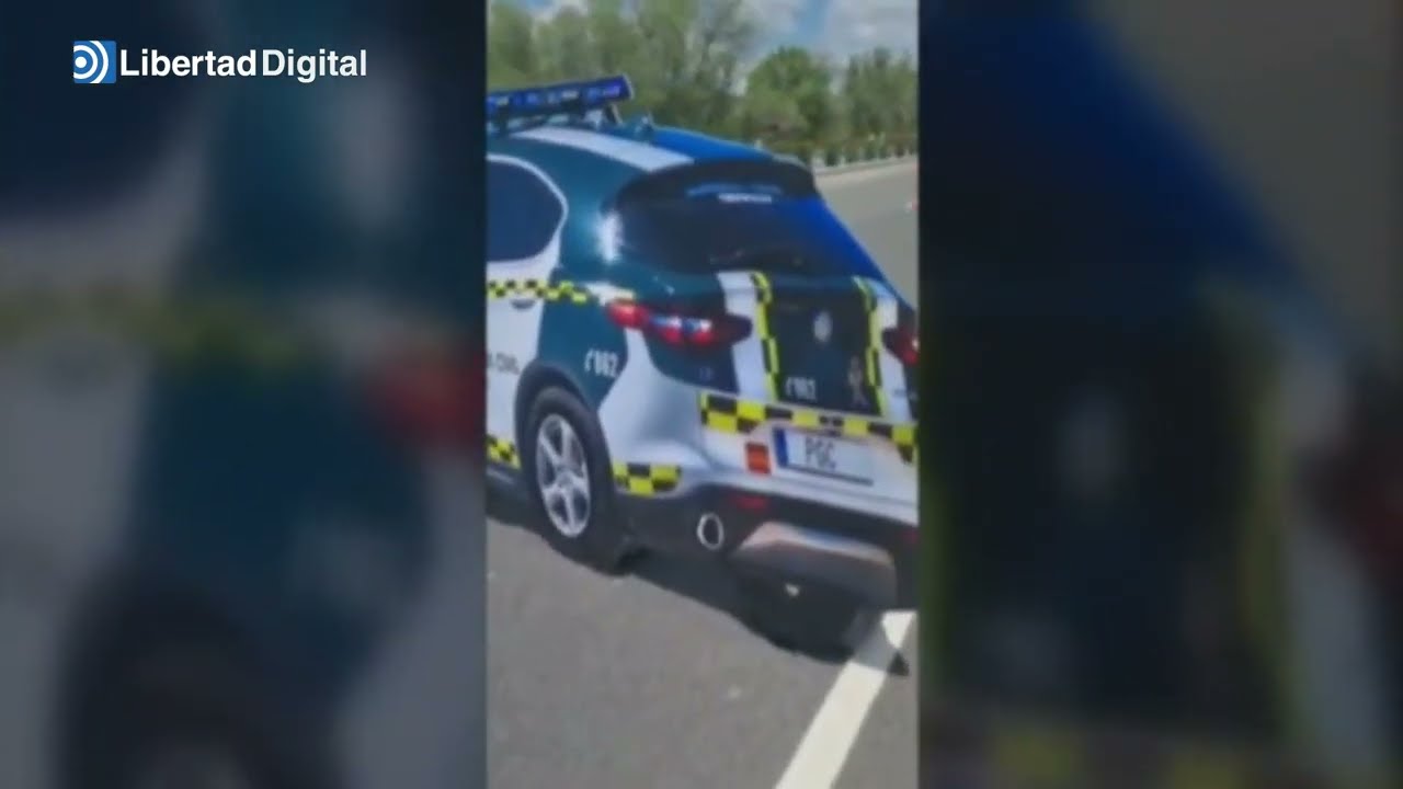 La foto de cartón de un coche de la Guardia Civil a tamaño real hace reducir la velocidad