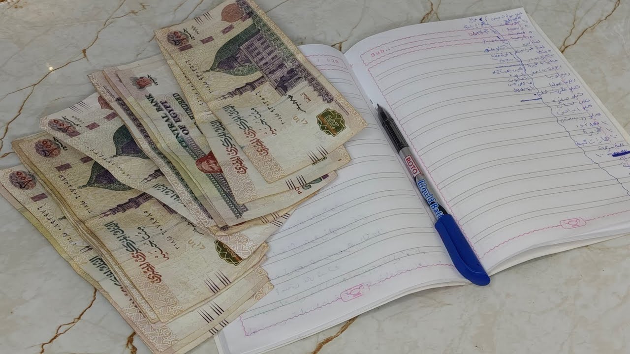 نفسى احوش فلوس😭والبس دهب🙆🏼‍♀️ومش عارفه ابداء منين⁉️واللى فيه عين وراس يعمل زى ما بيعملو الناس👌