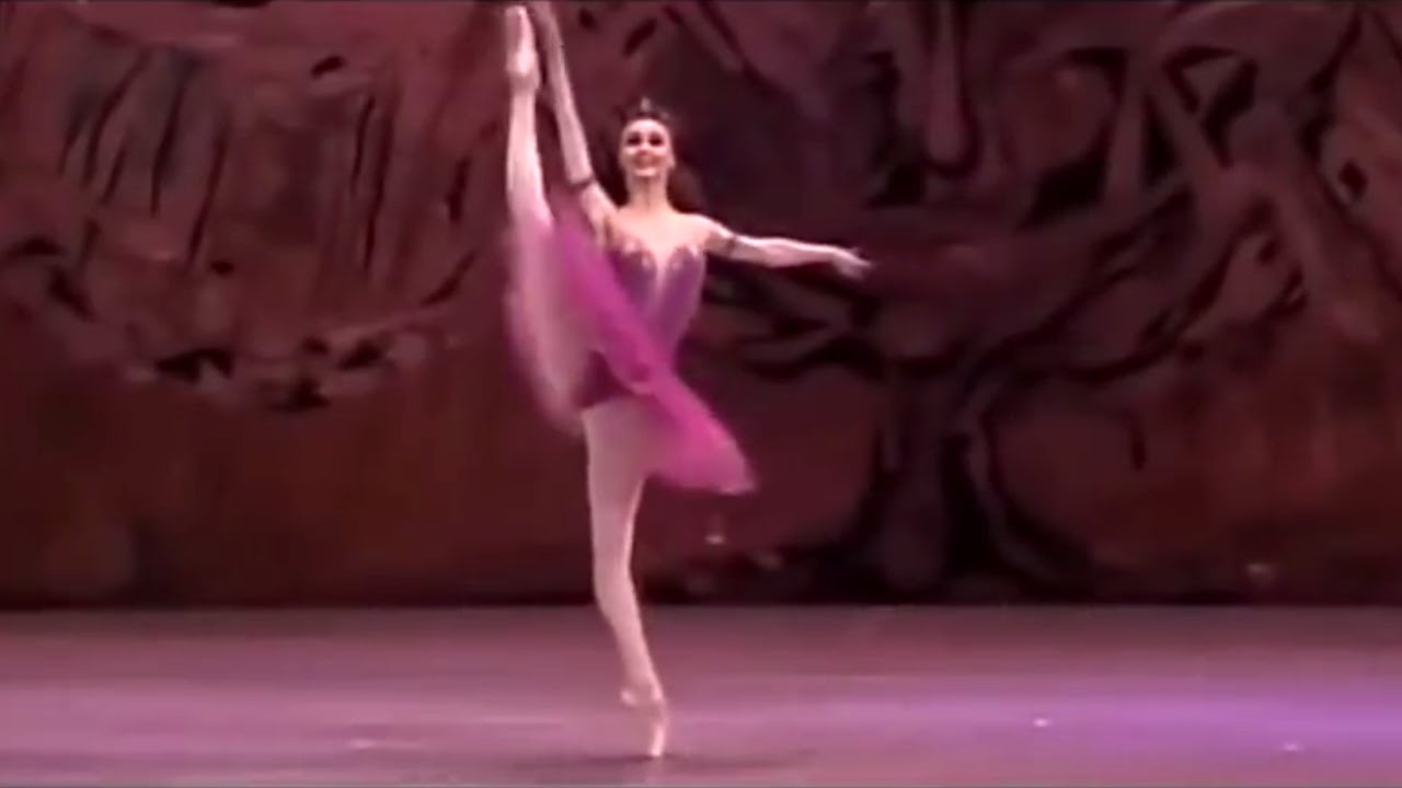 Medora Variation Act 2 - Zakharova / Dronina Comparison