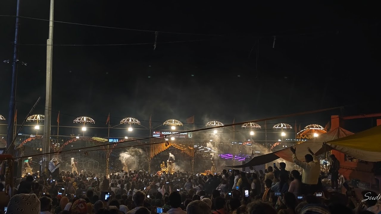 Ganga Aarti Dashashwamedh Ghat #trending #viral #gangaaarti #ganga #devotional #bhakti #gangaaarti 