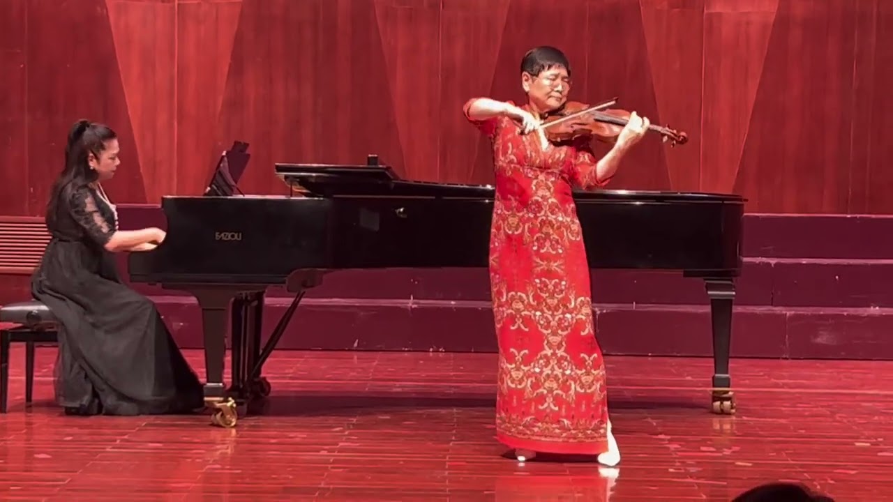 《我的祖国》温丽珊在中国厦门鼓浪屿音乐厅演奏实况，钢琴伴奏尹雪萍。