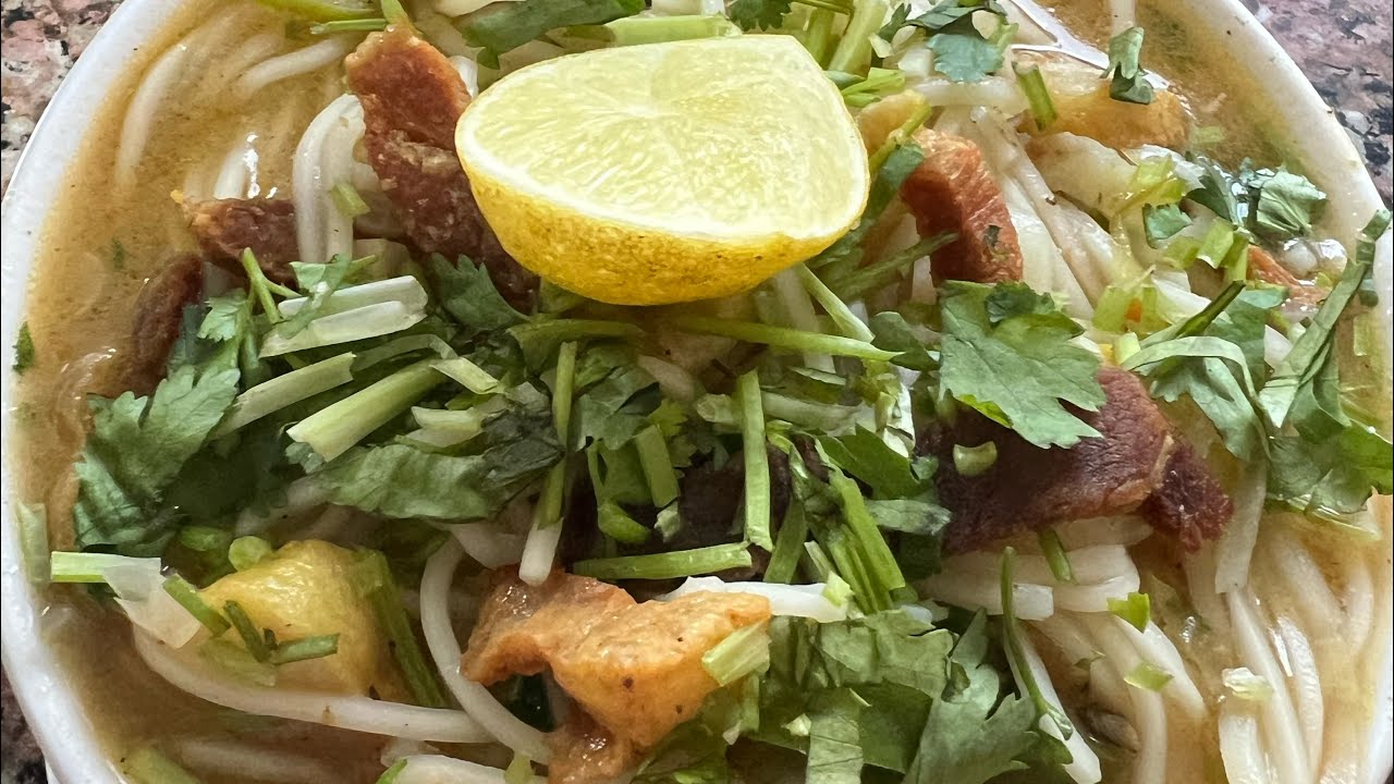 Hot Thukpa Mukbang ( तातो तातो थुक्पा खाको जाडोमा) #food #foryou 