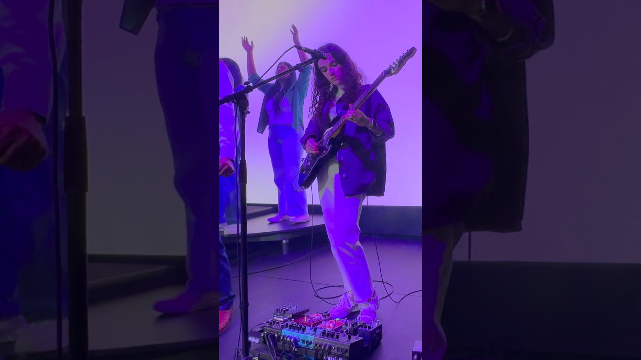 sometimes driving is just better 🤷🏻&zwj;♀️#guitar #worship #hillsong #tone