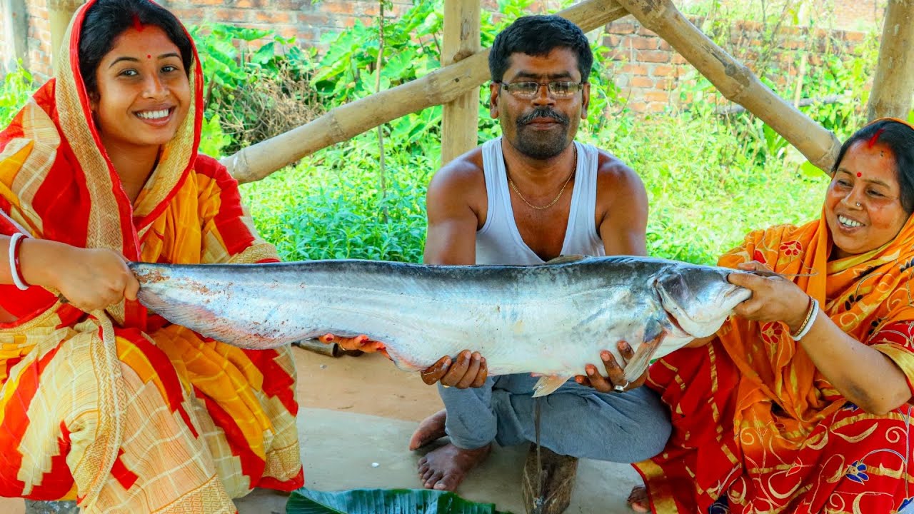 বাটা মসলা দিয়ে রাঘব বোয়ালের রসা রান্না | Big Fish Cutting & Cooking |