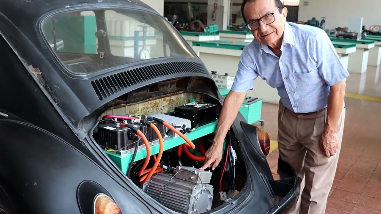 UNI convierte antiguo Volkswagen en vehículo eléctrico sostenible