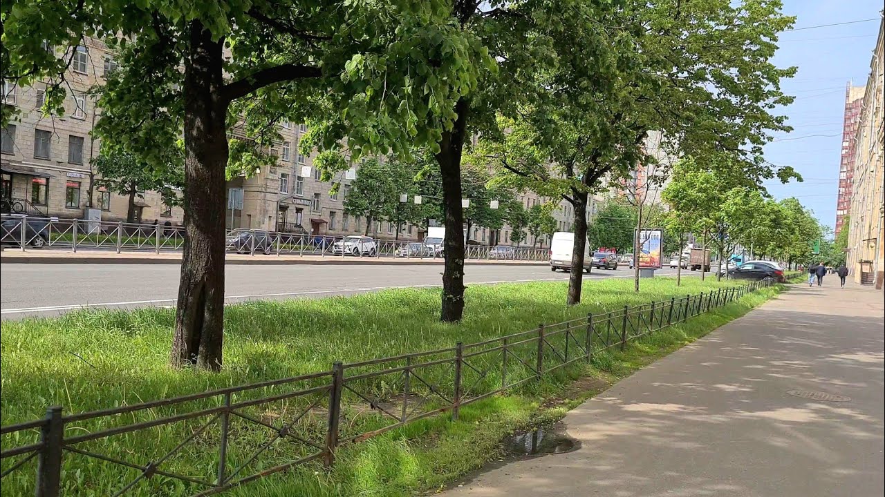 Санкт-Петербург. По Ленинскому проспекту.