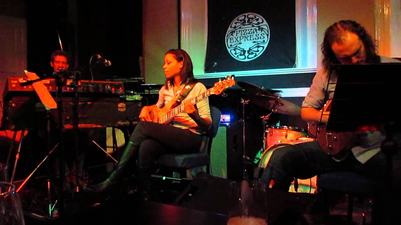 Mike Lindup & Friends - The Spirit Is Free - Live at Pizza Express Live - Maidstone