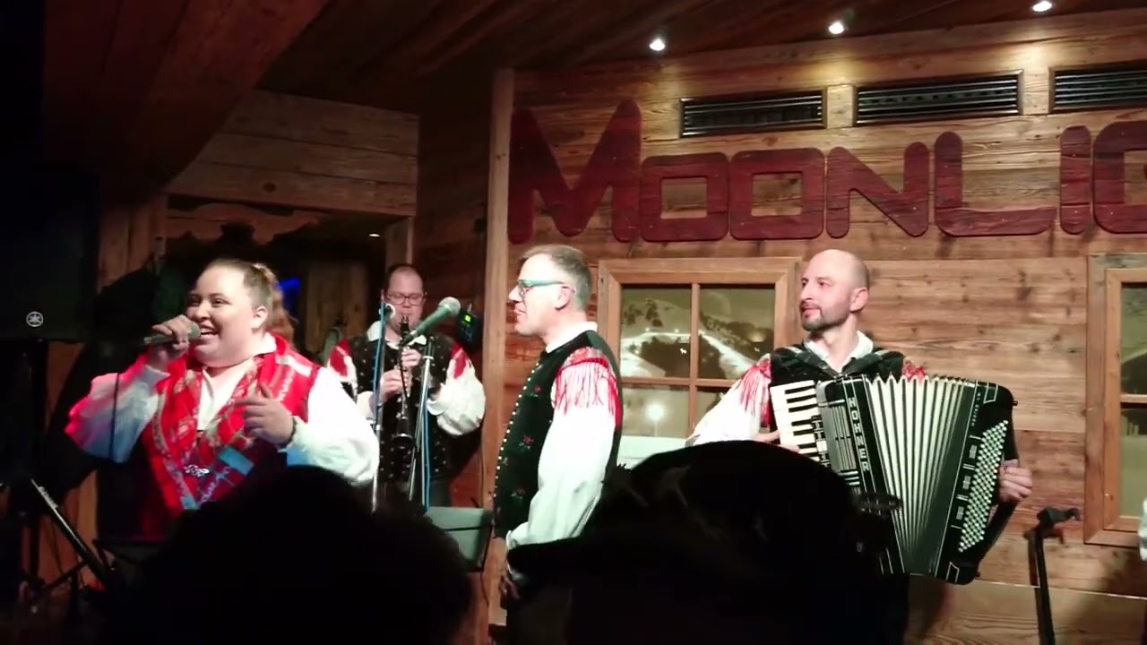Slovenski Muzikantje / Original Oberkrainer Sextett - Die Jodelkönigin / Kraljica jodlanja