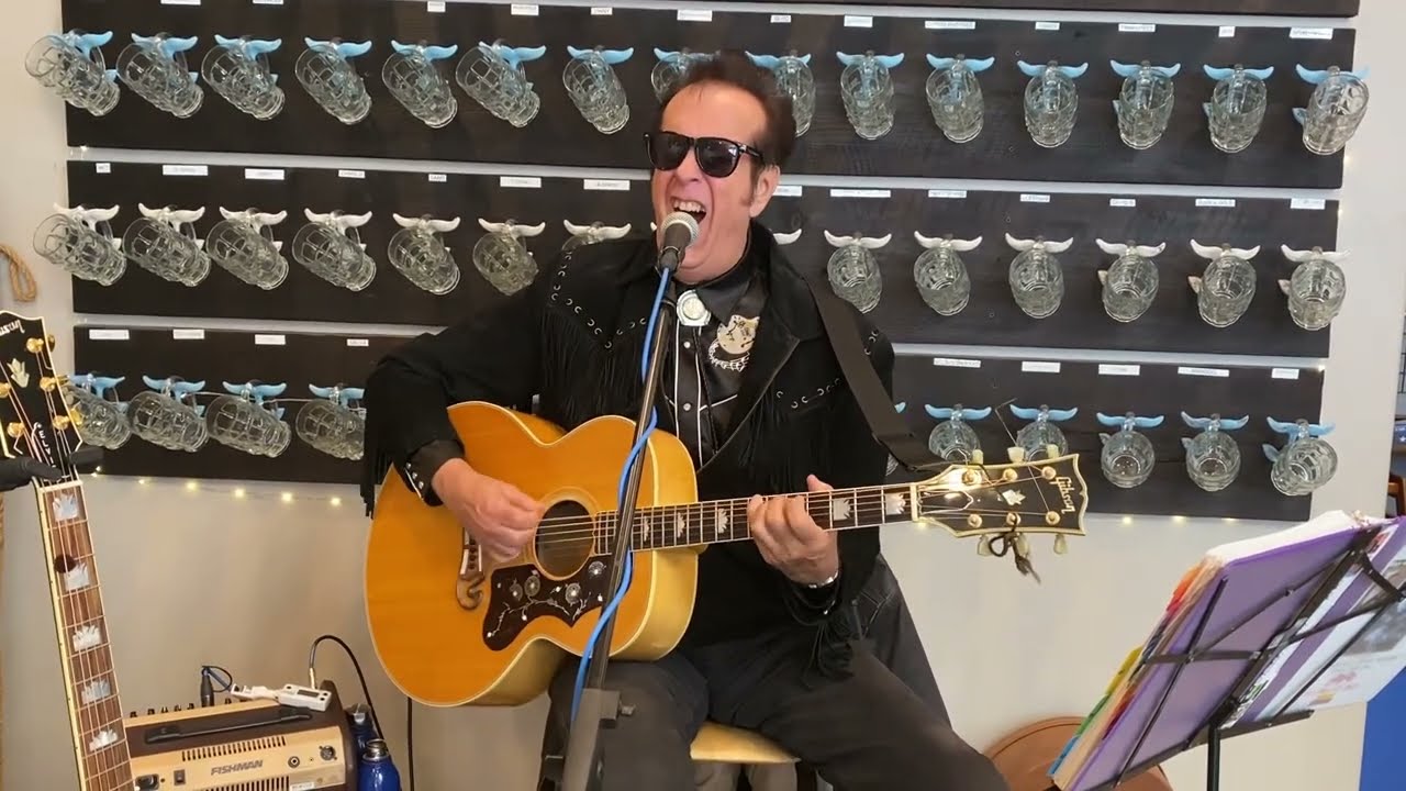 "Oh Pretty Woman" Performance a Roy Orbison Tribute by Dave Crimmen